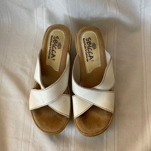 Sbicca white and tan wedge shoe in size 8